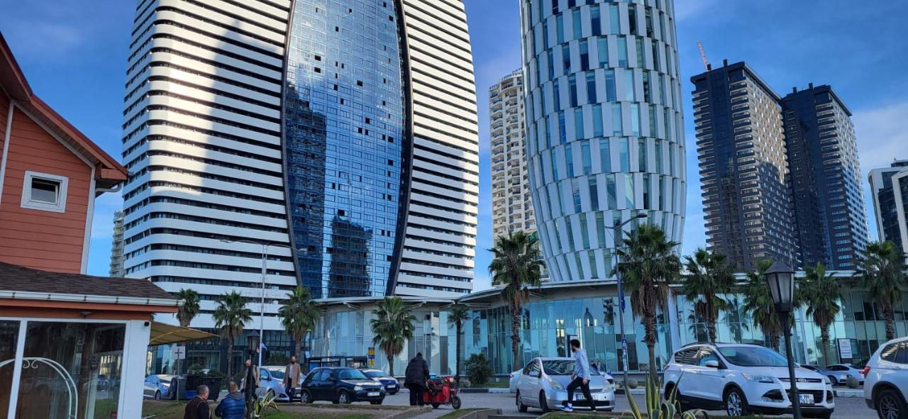Black Sea Apartments Alliance Palace Батуми Екстериор снимка