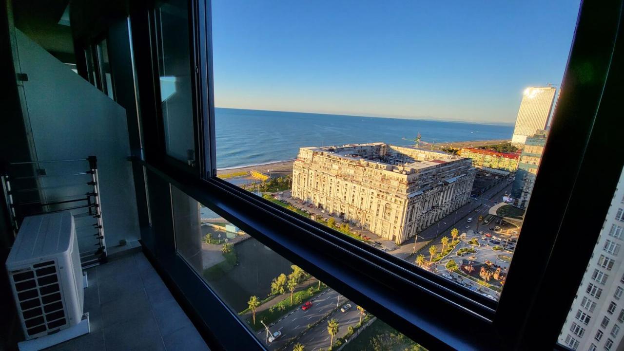 Black Sea Apartments Alliance Palace Батуми Екстериор снимка