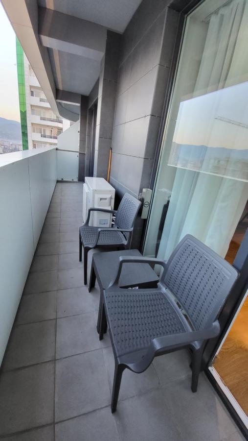 Black Sea Apartments Alliance Palace Батуми Екстериор снимка