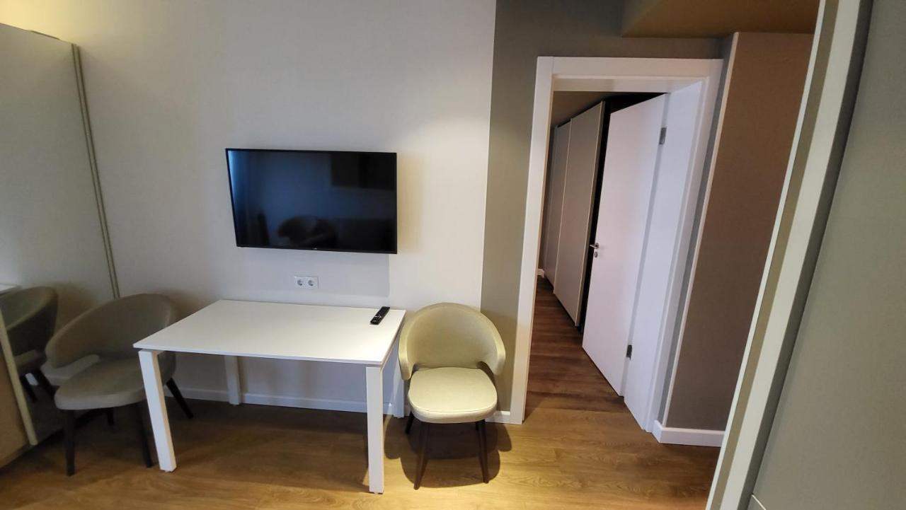 Black Sea Apartments Alliance Palace Батуми Екстериор снимка