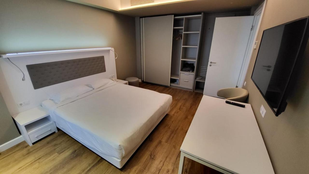 Black Sea Apartments Alliance Palace Батуми Екстериор снимка