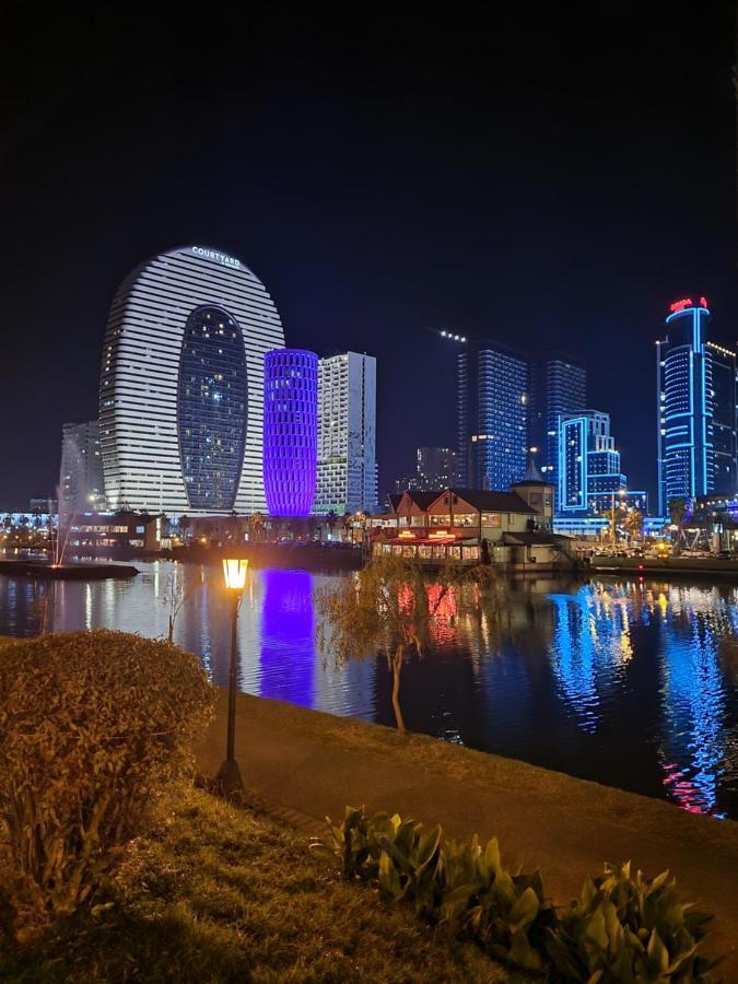 Black Sea Apartments Alliance Palace Батуми Екстериор снимка