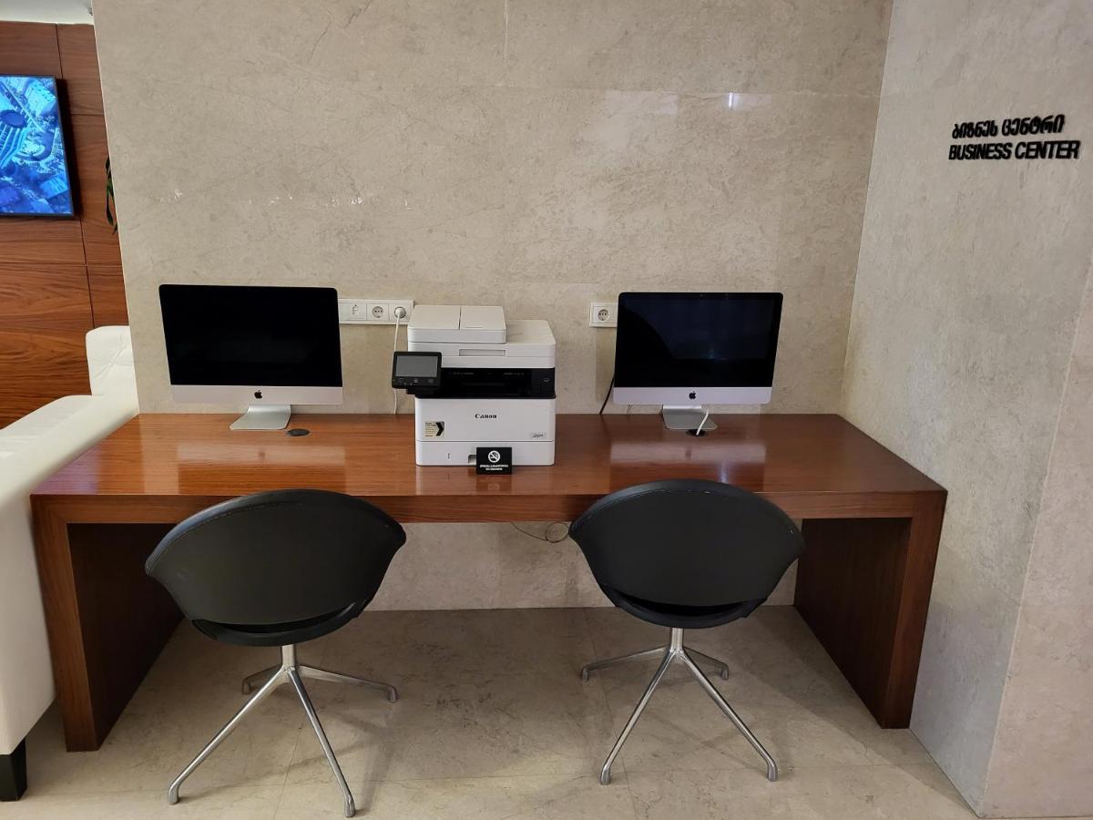 Black Sea Apartments Alliance Palace Батуми Екстериор снимка
