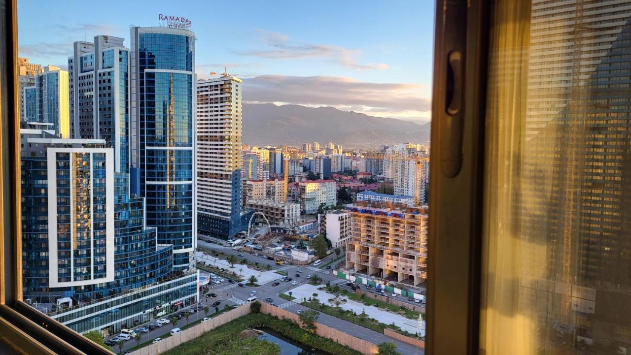Black Sea Apartments Alliance Palace Батуми Екстериор снимка