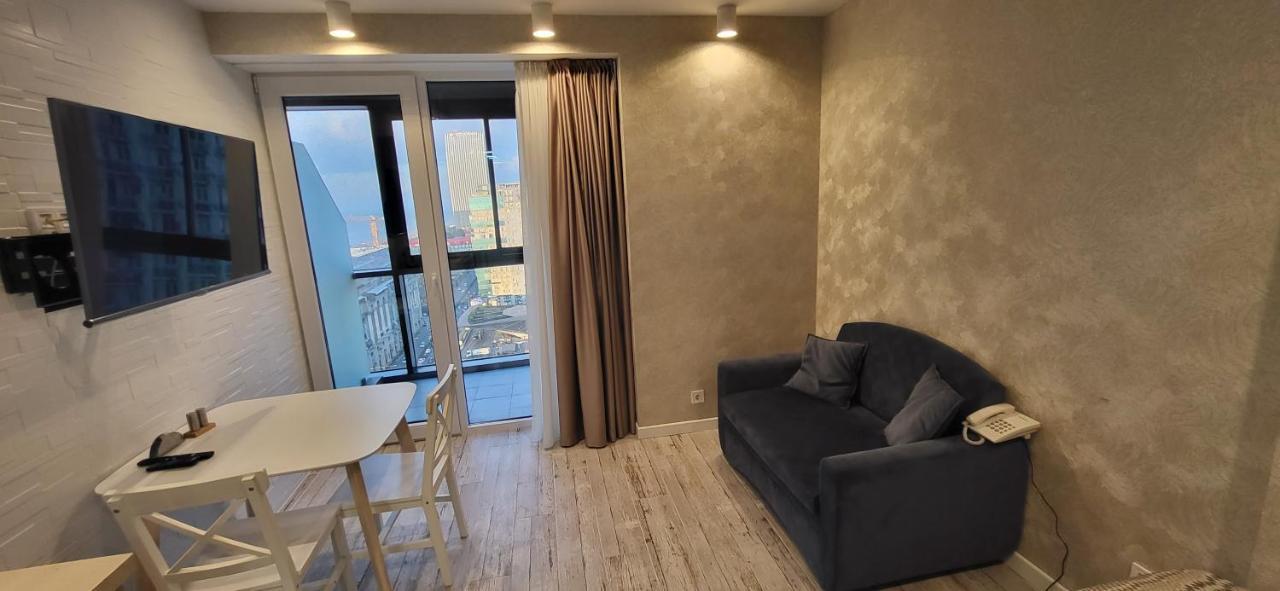 Black Sea Apartments Alliance Palace Батуми Екстериор снимка